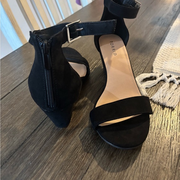 Torrid Black Wedge Sandals - Picture 2 of 3